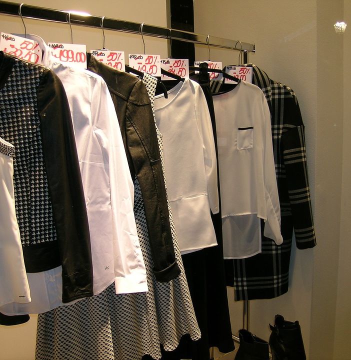 Saldi a Torino, lo spettro del Covid aleggia anche sulle offerte promozionali: &quot;Chiusure nei week end sarebbero un disastro&quot;