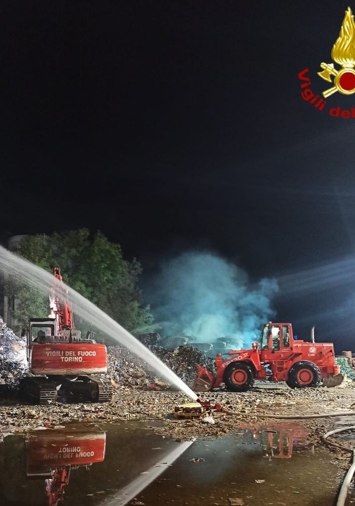 vigili del fuoco smassamento cartiera