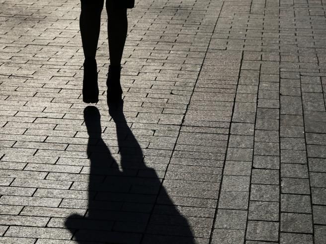 Ivrea, raggiunge in stampelle l’ex moglie e la minaccia: arrestato dalla polizia di stato