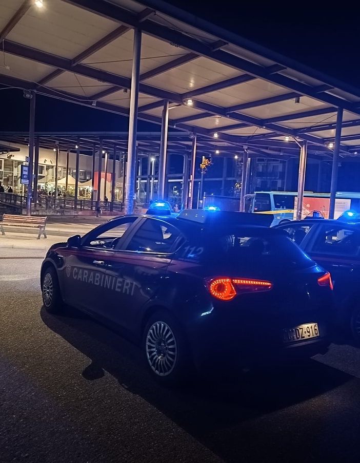 Guidava senza patente: 19enne fermato dai carabinieri davanti alla stazione di Chivasso