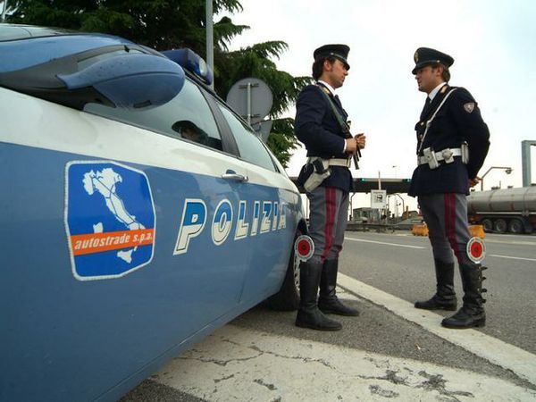 Settimo, la Polstrada identifica auto pirata che aveva travolto moto