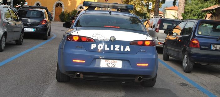 auto della polizia - foto d'archivio auto della polizia - foto d'archivio