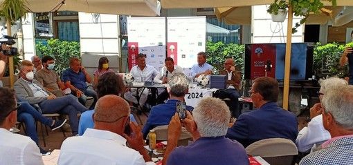 Cuneo 1905 Olmo, si parte! Illustrato il nuovo progetto del calcio cuneese (VIDEO) Cuneo 1905 Olmo, si parte! Illustrato il nuovo progetto del calcio cuneese (VIDEO)