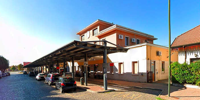 Camion si ribalta in stazione a Chivasso: ferito un quarantenne. E' l'ennesimo incidente sul lavoro Camion si ribalta in stazione a Chivasso: ferito un quarantenne. E' l'ennesimo incidente sul lavoro