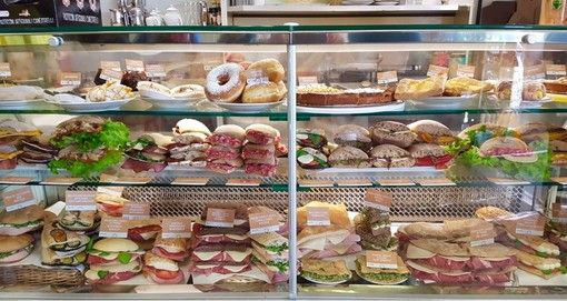 Brutte notizie per i torinesi che vanno in ferie, 8 euro il costo medio di un panino in Autogrill Brutte notizie per i torinesi che vanno in ferie, 8 euro il costo medio di un panino in Autogrill
