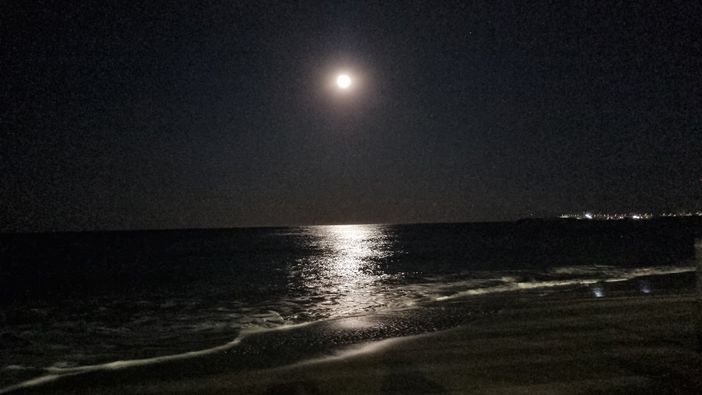 Il mare di Pietra Ligure al chiaro di Luna Il mare di Pietra Ligure al chiaro di Luna