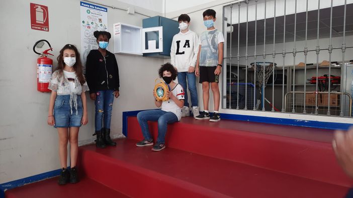 Un dono speciale per la scuola media Casalegno di Leini, Massasso: "Può valere una vita" Un dono speciale per la scuola media Casalegno di Leini, Massasso: "Può valere una vita"