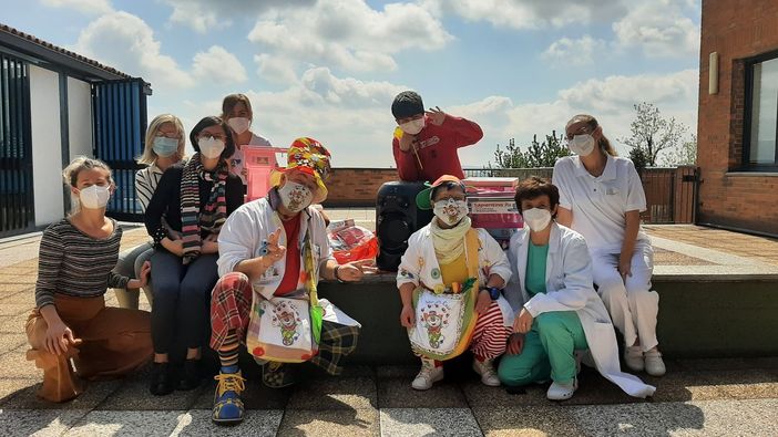 I volontari dei &quot;Nasi per Caso&quot; donano un macchinario per la riabilitazione alla Neuropsichiatria Infantile di Ivrea