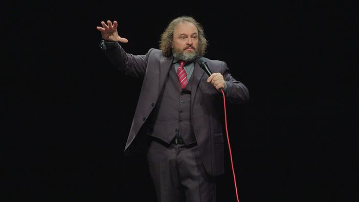 Balasso ad Arena Live Festival: "La verità è celata: pensiamo in modo indipendente" Balasso ad Arena Live Festival: "La verità è celata: pensiamo in modo indipendente"