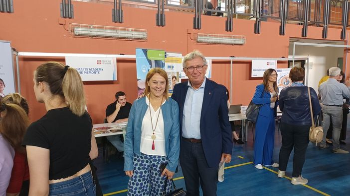 Cantieri di lavoro, aperte le candidature per gli over 45 al Comune di Chivasso Cantieri di lavoro, aperte le candidature per gli over 45 al Comune di Chivasso