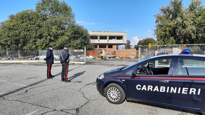 Rave party a Settimo, partecipanti senza distanziamento né mascherine: intervengono i carabinieri