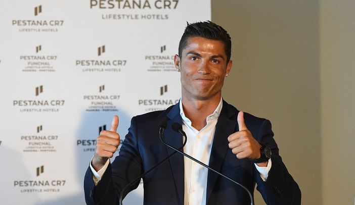 Cristiano Ronaldo batte Messi e diventa 'mister miliardo'