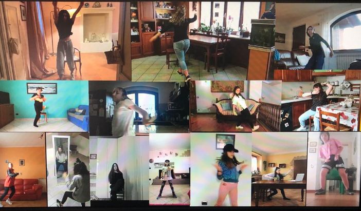 Una delle lezioni di danza on line Una delle lezioni di danza on line