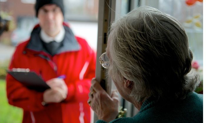 truffa agli anziani - foto di repertorio truffa agli anziani - foto di repertorio