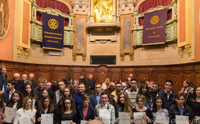 La consegna delle borse di studio del Rotary La consegna delle borse di studio del Rotary