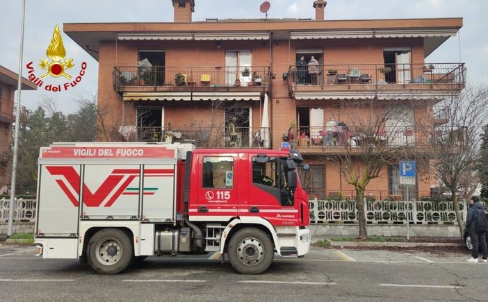 Incendio in un appartamento a San Mauro: due donne intossicate dal fumo Incendio in un appartamento a San Mauro: due donne intossicate dal fumo