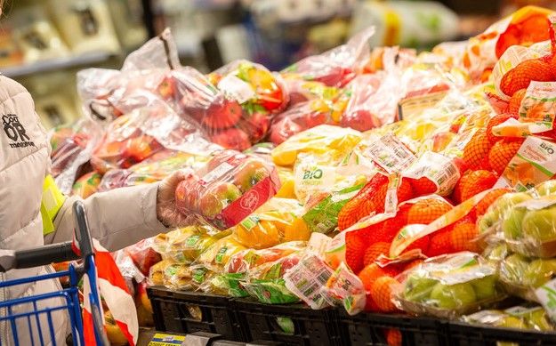 carrello della spesa e frutta carrello della spesa e frutta