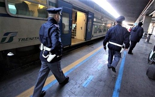Stazioni sicure, la polizia controlla 1.118 persone: un arresto e un indagato Stazioni sicure, la polizia controlla 1.118 persone: un arresto e un indagato