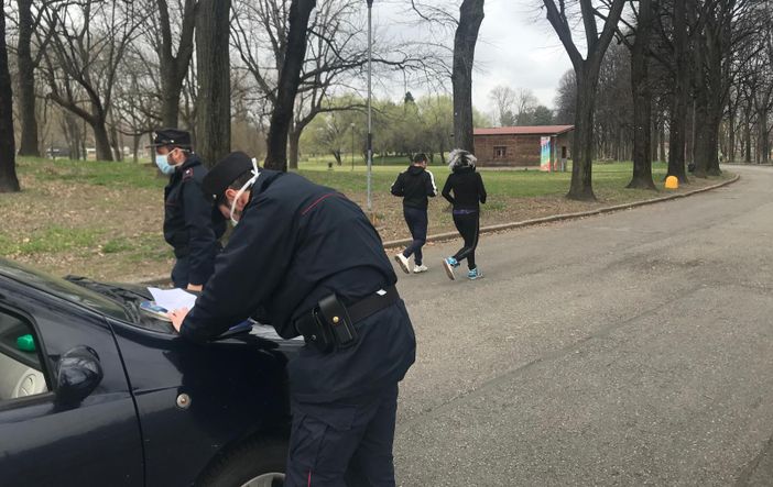 Coronavirus, Cirio pronto a nuove restrizioni per le attività all'aria aperta: "Ancora troppa gente per strada" Coronavirus, Cirio pronto a nuove restrizioni per le attività all'aria aperta: "Ancora troppa gente per strada"