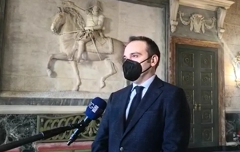 Stop a motori benzina e diesel dal 2035, Lo Russo avverte: “Perplesso, la Cina produce il 70% delle batterie al litio” Stop a motori benzina e diesel dal 2035, Lo Russo avverte: “Perplesso, la Cina produce il 70% delle batterie al litio”