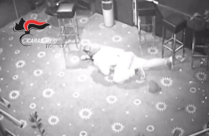 La “banda del buco” svaligiava sale slot con attrezzatura da speleologo: arrestati [FOTO E VIDEO]