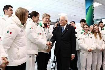 Mattarella al Villaggio olimpico: dal pranzo con gli atleti al regalo ricevuto dagli azzurri, la visita del presidente Mattarella al Villaggio olimpico: dal pranzo con gli atleti al regalo ricevuto dagli azzurri, la visita del presidente