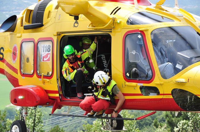 Salassa, si ustiona al volto e alle braccia mentre prepara pranzo: 39enne portato al CTO