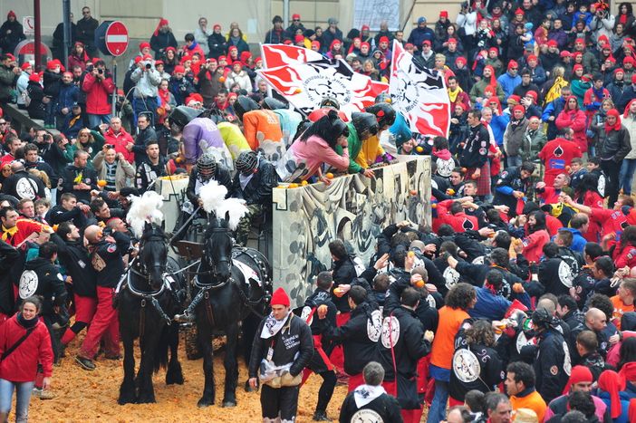 Aperta inchiesta sul Generale del Carnevale di Ivrea, la Fondazione ne decide l'immediata sostituzione Aperta inchiesta sul Generale del Carnevale di Ivrea, la Fondazione ne decide l'immediata sostituzione