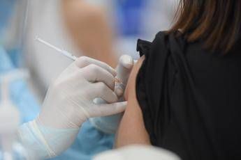 Tumori, in Lazio 46mila ricoveri l'anno: al via 'Vaccinazione paziente oncologico' Tumori, in Lazio 46mila ricoveri l'anno: al via 'Vaccinazione paziente oncologico'