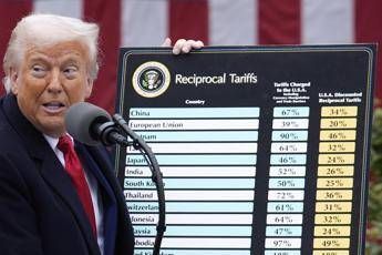 Dazi Trump, il 'compromesso' 15% lo pagano imprese e consumatori (europei e americani) Dazi Trump, il 'compromesso' 15% lo pagano imprese e consumatori (europei e americani)