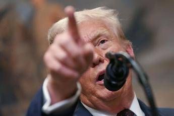 Groenlandia, Trump alza il tiro e minaccia diventa realtà: "Da febbraio dazi al 10% a chi ha inviato truppe" Groenlandia, Trump alza il tiro e minaccia diventa realtà: "Da febbraio dazi al 10% a chi ha inviato truppe"