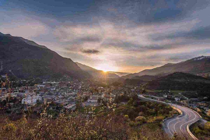 Una iniziativa per valorizzare gli itinerari della Valle di Susa e del Canavese Una iniziativa per valorizzare gli itinerari della Valle di Susa e del Canavese
