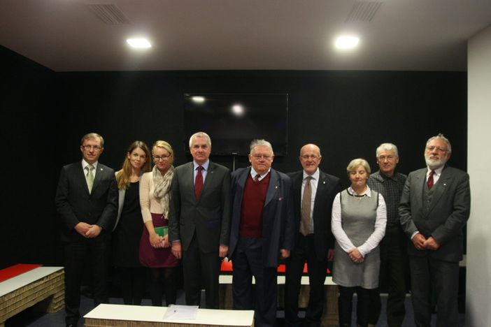 L'immagine di una passata cerimonia in onore dei soldati polacchi a Chivasso