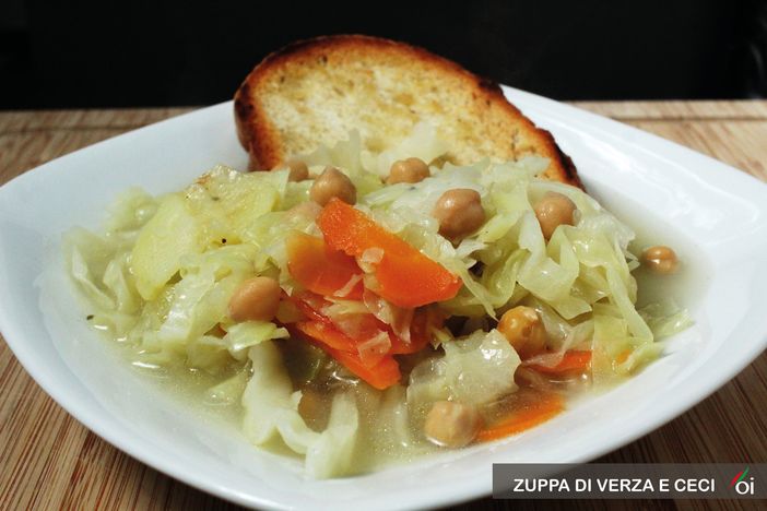 MercoledìVeg di Ortofruit: oggi prepariamo zuppa di verza e ceci MercoledìVeg di Ortofruit: oggi prepariamo zuppa di verza e ceci