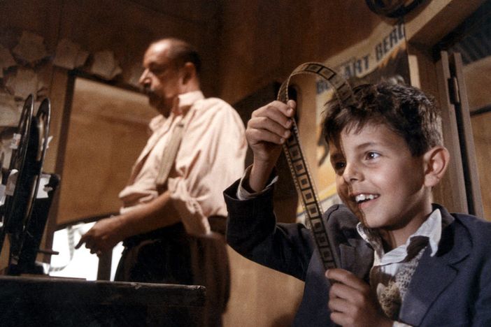 una scena di Nuovo Cinema Paradiso