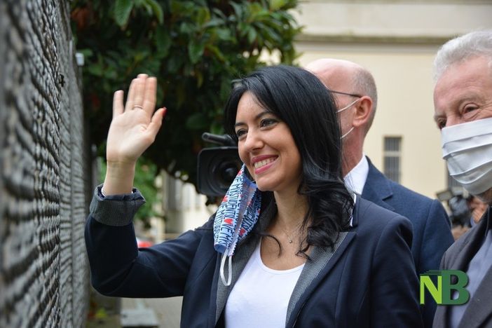 Dad, Azzolina ancora al fianco di Anita: "Dovrebbe stare a scuola, ne ha tutto il diritto" Dad, Azzolina ancora al fianco di Anita: "Dovrebbe stare a scuola, ne ha tutto il diritto"