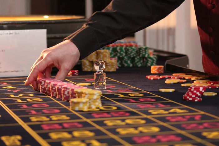 Come diventare croupier e lavorare in un casinò Come diventare croupier e lavorare in un casinò