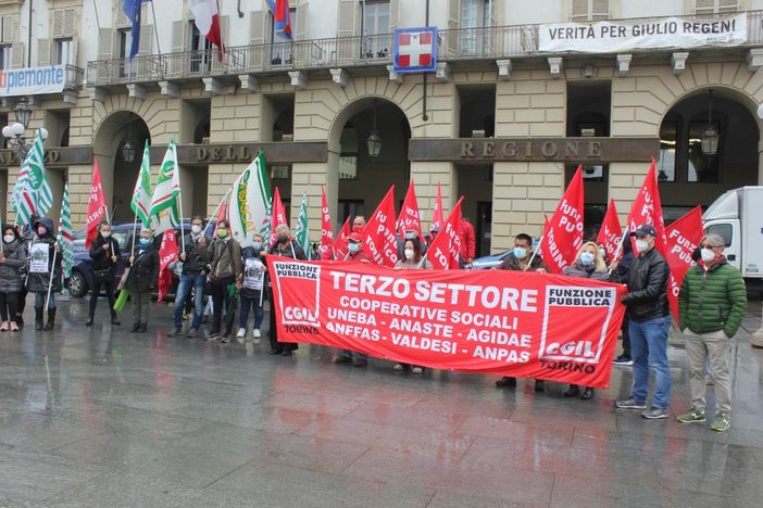 Protesta lavoratori piazza Castello