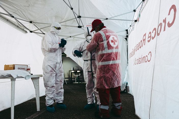 Ingresso di un paziente nel reparto Covid