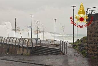 Maltempo, ciclone Harry flagella la Sicilia. Sindaco di Catania: "Restate a casa" Maltempo, ciclone Harry flagella la Sicilia. Sindaco di Catania: "Restate a casa"