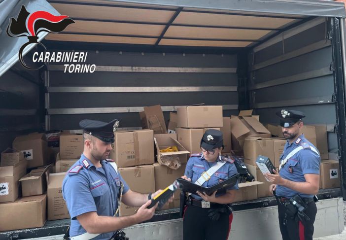 Rivarolo Canavese, rubavano materiale elettrico da un'azienda per rivenderlo online: denunciati in tre Rivarolo Canavese, rubavano materiale elettrico da un'azienda per rivenderlo online: denunciati in tre