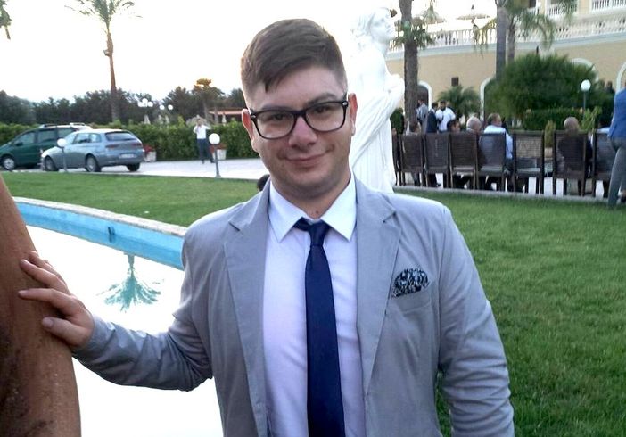 Colto da malore, muore sul volo Torino-Lamezia: la procura apre un'inchiesta