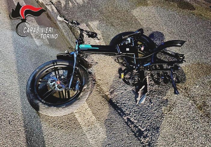 Quel che resta della bicicletta su cui viaggiava la vittima