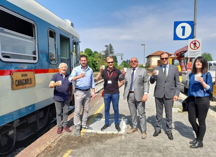 gavazza e treno chivasso-asti gavazza e treno chivasso-asti
