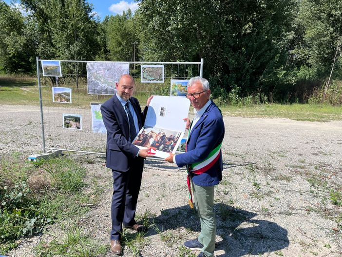 Cessione da parte di un'azienda del Gruppo Buzzi al Comune di Chivasso Cessione da parte di un'azienda del Gruppo Buzzi al Comune di Chivasso