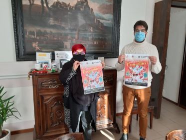 Il sindaco Vittorio Ferrero con Maria Savoia, della Compagnia delle Botteghe