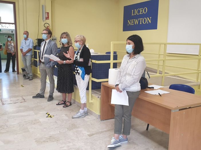 Rientro a scuola: sindaco e assessore danno il benvenuto agli studenti