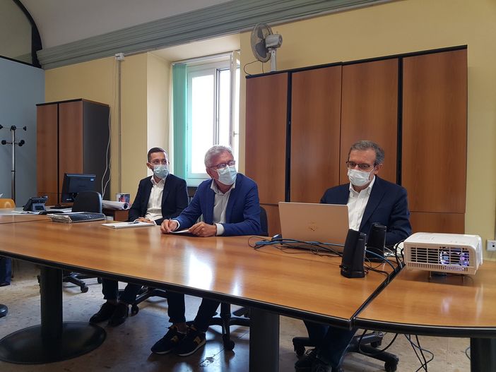 Un momento della presentazione Un momento della presentazione