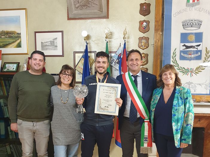 Andrea Ragonesi, campione del mondo di biliardo, festeggiato in Comune a Volpiano Andrea Ragonesi, campione del mondo di biliardo, festeggiato in Comune a Volpiano