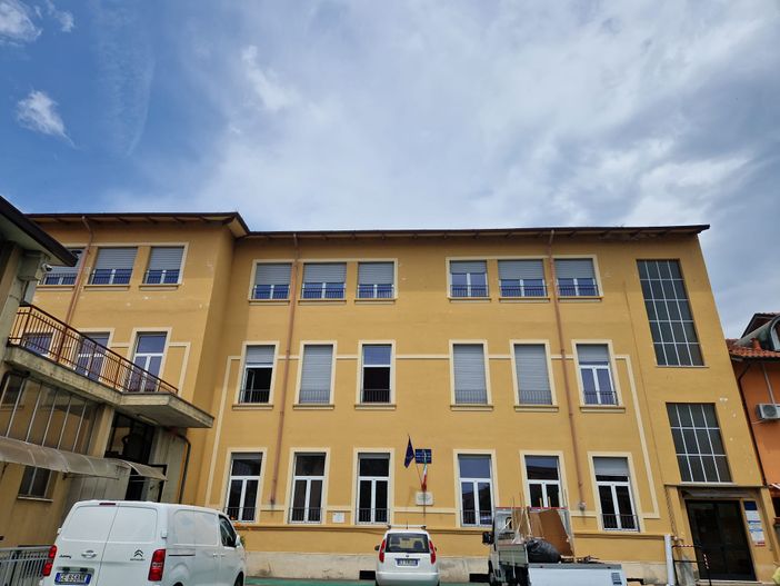 Chivasso si tira a lucido per l’inizio della scuola: lavori agli edifici e nelle aree gioco